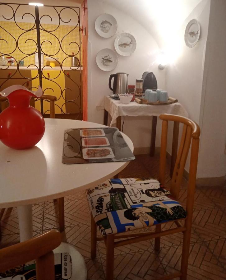 Capa E Coda Appartamento In Centro Storico Napoli Eksteriør billede